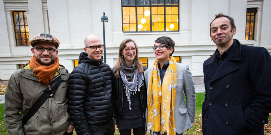 F.v. Giuliano D'Amico, Andreas Carlson, Lena Gross, Mariel Aguilar-Støen og Malcolm Langford ved Universitetet i Oslo vil ha mer forskningsbasert debatt om internasjonalisering i akademia. Foto: Runhild Heggem F.v. Giuliano D'Amico, Andreas Carlson, Lena Gross, Mariel Aguilar-Støen og Malcolm Langford ved Universitetet i Oslo vil ha mer forskningsbasert debatt om internasjonalisering i akademia. Foto: Runhild Heggem