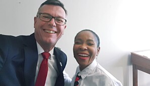 Dag Rune Olsen og Mamokgethi Phakenga. Dag Rune Olsen og Mamokgethi Phakenga.