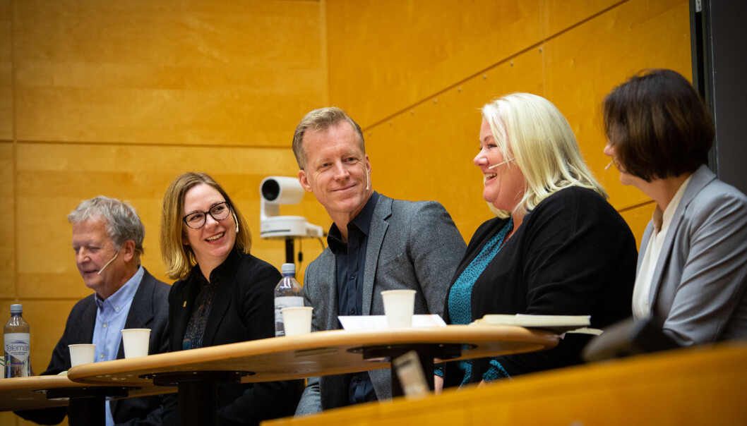 Konferanse om norsk fagspråk i forskning og høyere utdanning i vinter. I panelet f.v. Johan Tønnesson, Audhild Gregoriusdotter Rotevatn, Curt Rice, Marit Kristiansen og Åse Gornitzka i panelsamtale om norsk fagspråk. Foto: Runhild Heggem Konferanse om norsk fagspråk i forskning og høyere utdanning i vinter. I panelet f.v. Johan Tønnesson, Audhild Gregoriusdotter Rotevatn, Curt Rice, Marit Kristiansen og Åse Gornitzka i panelsamtale om norsk fagspråk. Foto: Runhild Heggem