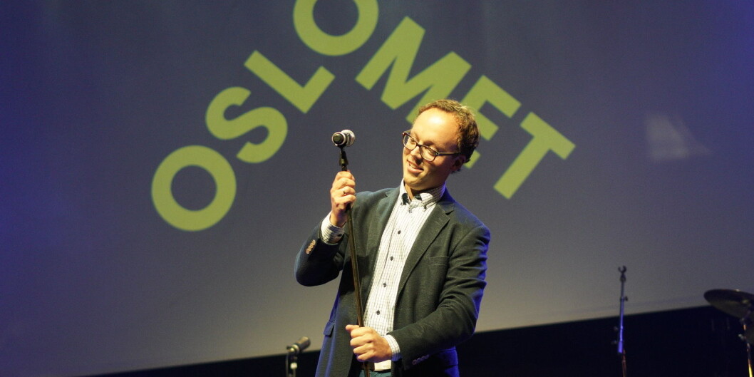 Førsteamanuensis Åsmund Hermansen ble kåret til årets underviser ved OsloMet i august i år. Han mener økt professorandel er en kjempemulighet for å få mer forskningsbasert undervisning. Foto: Ketil Blom Haugstulen Førsteamanuensis Åsmund Hermansen ble kåret til årets underviser ved OsloMet i august i år. Han mener økt professorandel er en kjempemulighet for å få mer forskningsbasert undervisning. Foto: Ketil Blom Haugstulen
