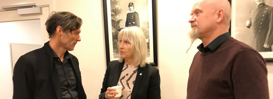 (F.v.) instituttleder Odd Magne Bakke, rektor Marit Boyesen og juridisk rådgiver Gunnar Baustad. Alle fra Universitetet i Stavanger i samtale på gangen før Boyesen skal inn og vitne torsdag. Foto: Tove Lie (F.v.) instituttleder Odd Magne Bakke, rektor Marit Boyesen og juridisk rådgiver Gunnar Baustad. Alle fra Universitetet i Stavanger i samtale på gangen før Boyesen skal inn og vitne torsdag. Foto: Tove Lie