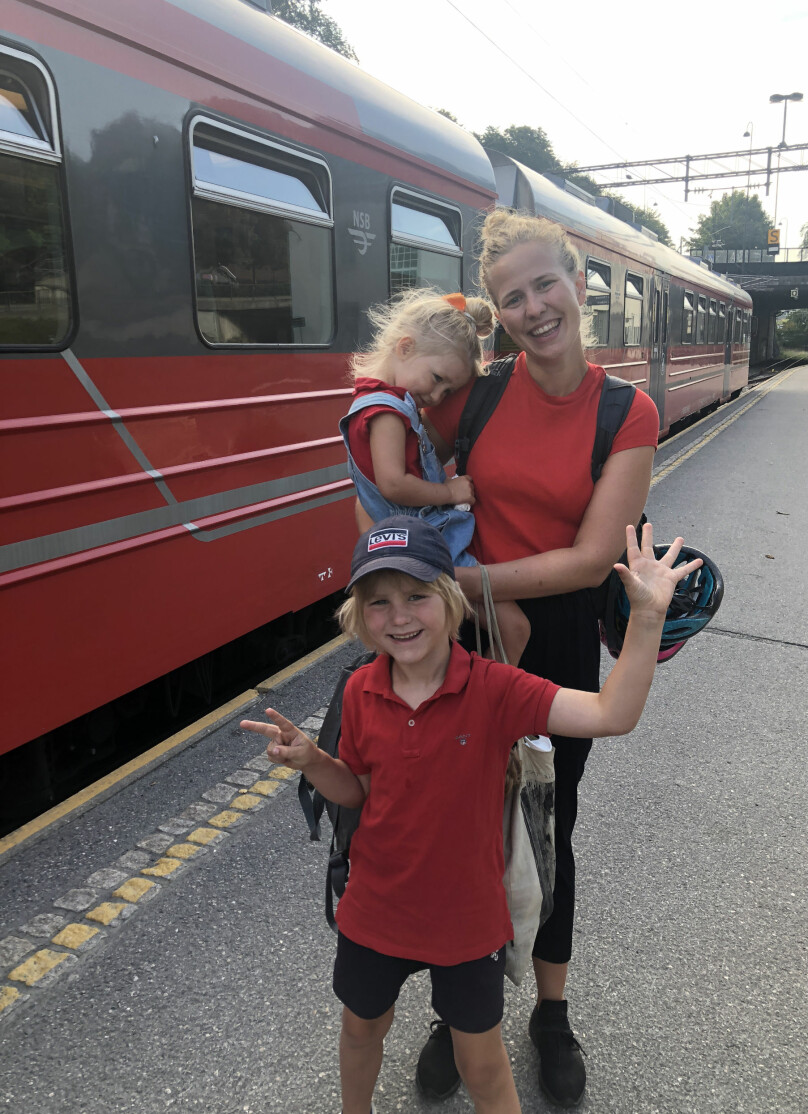 Live Østvik er snart ferdig sivilingeniør. Ved sin side på reisen har hun hatt barna Jonatan og Selma. Foto: Privat