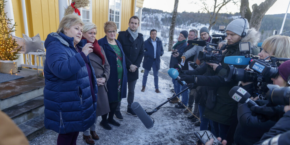 Regjeringsforhandlingene startet 2. januar på Gran. Her fra første dagen med forhandlinger. Foto: Cornelius Poppe/NTB Scanpix Regjeringsforhandlingene startet 2. januar på Gran. Her fra første dagen med forhandlinger. Foto: Cornelius Poppe/NTB Scanpix