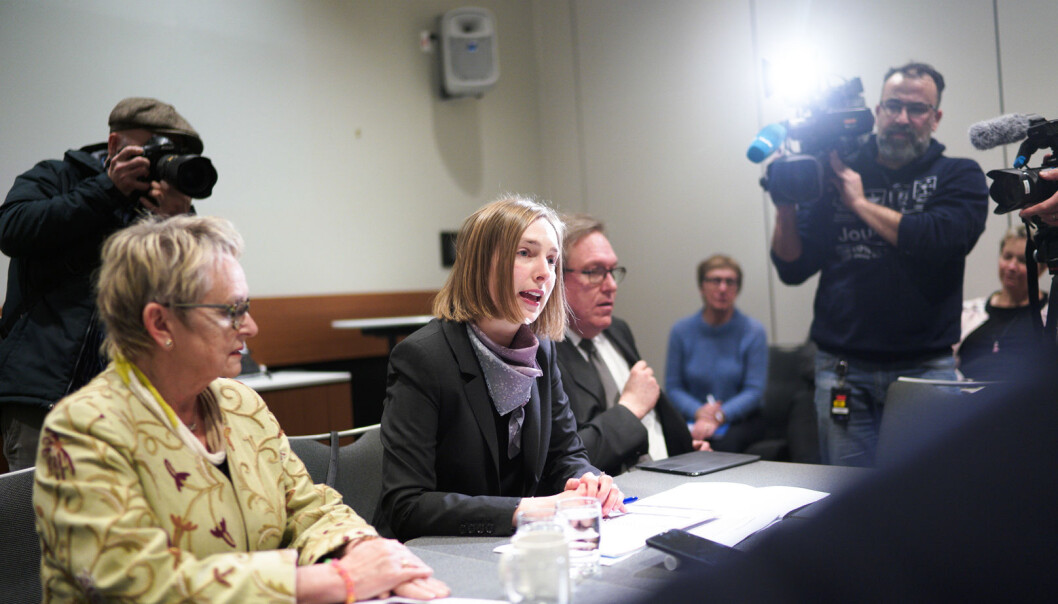 Styreleder Vigdis Moe Skarstein ved Nord universitet, statsråd Iselin Nybø og avdelingsdirektør Rolf Larsen i Kunnskapsdepartementet møttes på Værnes ffredag ettermiddag. Foto: Ketil Blom Haugstulen Styreleder Vigdis Moe Skarstein ved Nord universitet, statsråd Iselin Nybø og avdelingsdirektør Rolf Larsen i Kunnskapsdepartementet møttes på Værnes ffredag ettermiddag. Foto: Ketil Blom Haugstulen