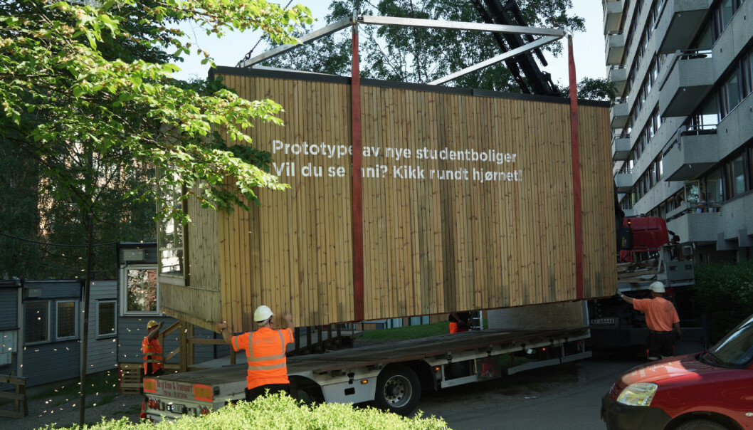 Framtidens studentbolig kan fraktes på lastebil, viste SiO fram i fjor. Spørsmålet er om en familie kan få plass i en brakke. Foto: Ketil Blom Haugstulen Framtidens studentbolig kan fraktes på lastebil, viste SiO fram i fjor. Spørsmålet er om en familie kan få plass i en brakke. Foto: Ketil Blom Haugstulen