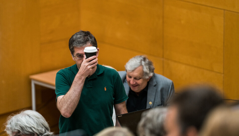 Professorene Johs Hjellbrekke (t.v.) og Matthias Kaiser under presentasjonen av den første delrapporten i RINO-prosjektet i juni. Foto: David Engmo