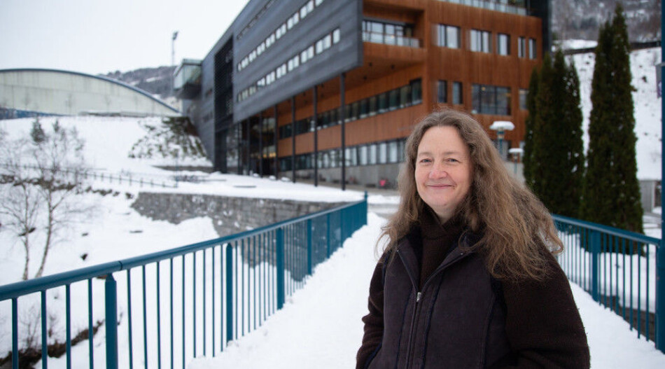 Valeria Schwanitz, som er forskar ved Høgskulen på Vestlandet i Sogndal, fann ut at ho ville redusere klimafotavtrykket sitt. — Eg liker ikkje å moralisere, eg berre seier at det er fullt mogleg å reise på andre måtar enn med fly, seier ho. Foto: Christian Blom Valeria Schwanitz, som er forskar ved Høgskulen på Vestlandet i Sogndal, fann ut at ho ville redusere klimafotavtrykket sitt. — Eg liker ikkje å moralisere, eg berre seier at det er fullt mogleg å reise på andre måtar enn med fly, seier ho. Foto: Christian Blom