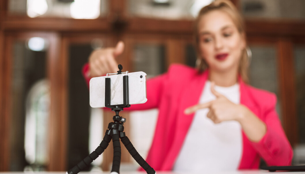 Del og snakk om forskningen din i sosiale medier. Når du blogger og deler din kunnskap på LinkedIN, Twitter og Facebook, bygger du din faglige digitale identitet, skriver Audun Farbrot. Foto: Shutterstock / NTB Scanpix Del og snakk om forskningen din i sosiale medier. Når du blogger og deler din kunnskap på LinkedIN, Twitter og Facebook, bygger du din faglige digitale identitet, skriver Audun Farbrot. Foto: Shutterstock / NTB Scanpix