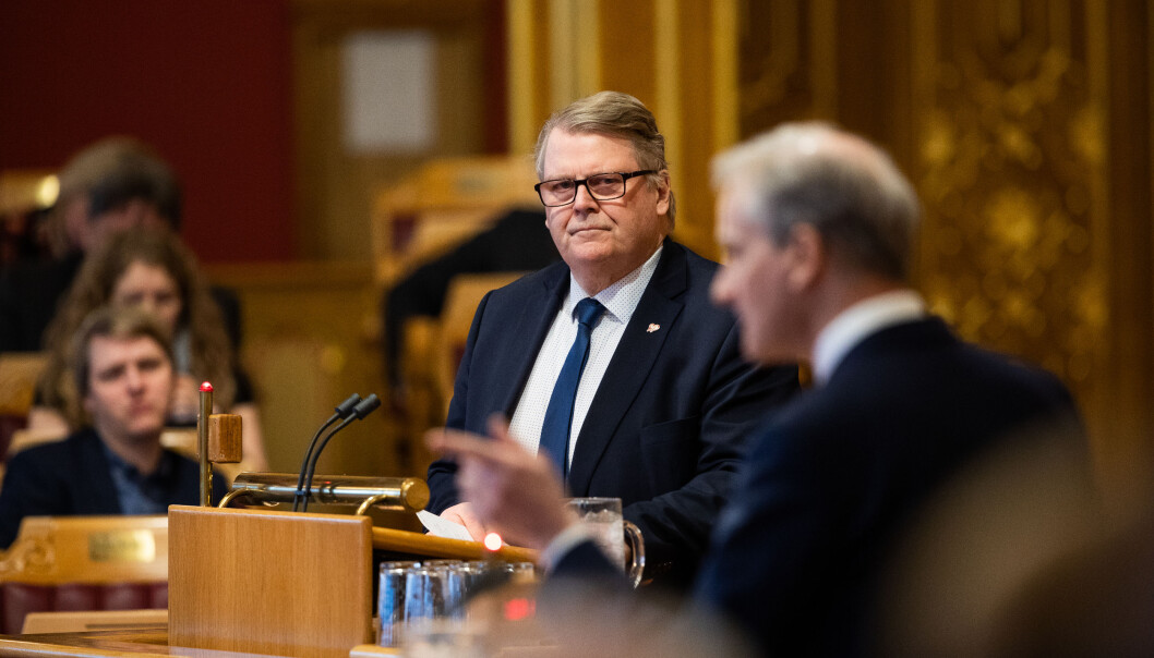 Hans Fredrik Grøvan (KrF) sier partiet hans vil beholde den masterbaserte 5-årige lærerutdanningen, selv om partiet hans var i mot omleggingen. Hans Fredrik Grøvan (KrF) sier partiet hans vil beholde den masterbaserte 5-årige lærerutdanningen, selv om partiet hans var i mot omleggingen.