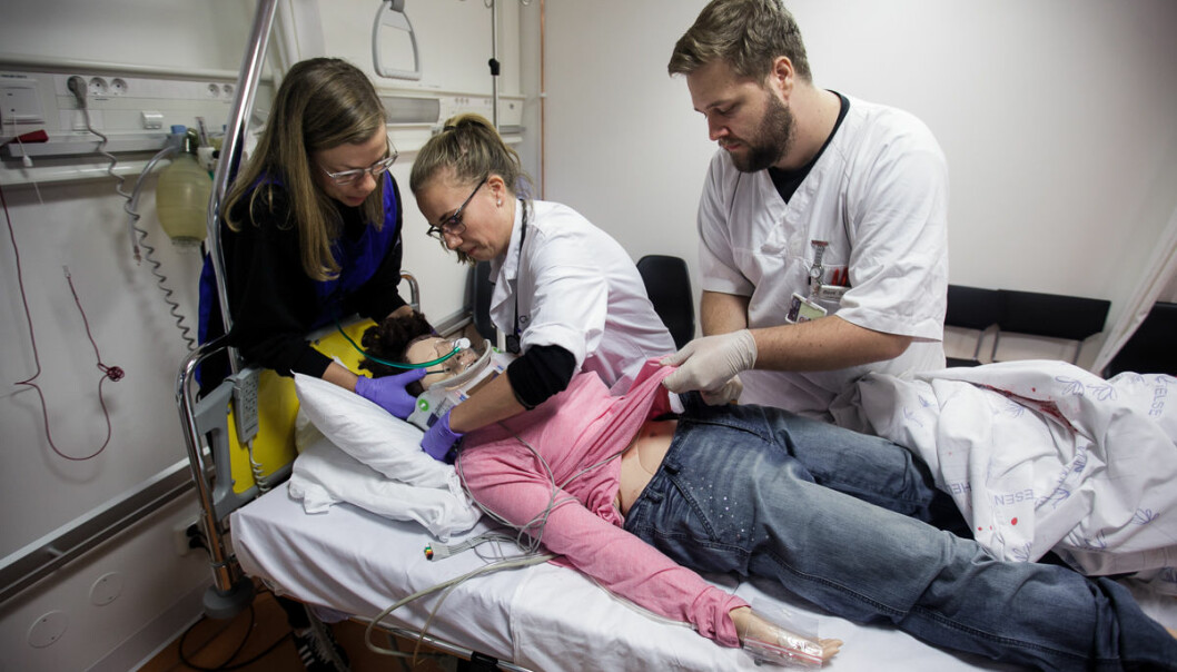 Helsefaglig engelsk må inn som et fokusområde i sykepleierutdanningen, mener to ansatte ved Høgskulen på Vestlandet. Foto: Nicklas Knudsen