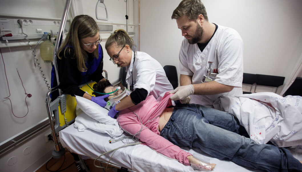 Helsefaglig engelsk må inn som et fokusområde i sykepleierutdanningen, mener to ansatte ved Høgskulen på Vestlandet. Foto: Nicklas Knudsen Helsefaglig engelsk må inn som et fokusområde i sykepleierutdanningen, mener to ansatte ved Høgskulen på Vestlandet. Foto: Nicklas Knudsen