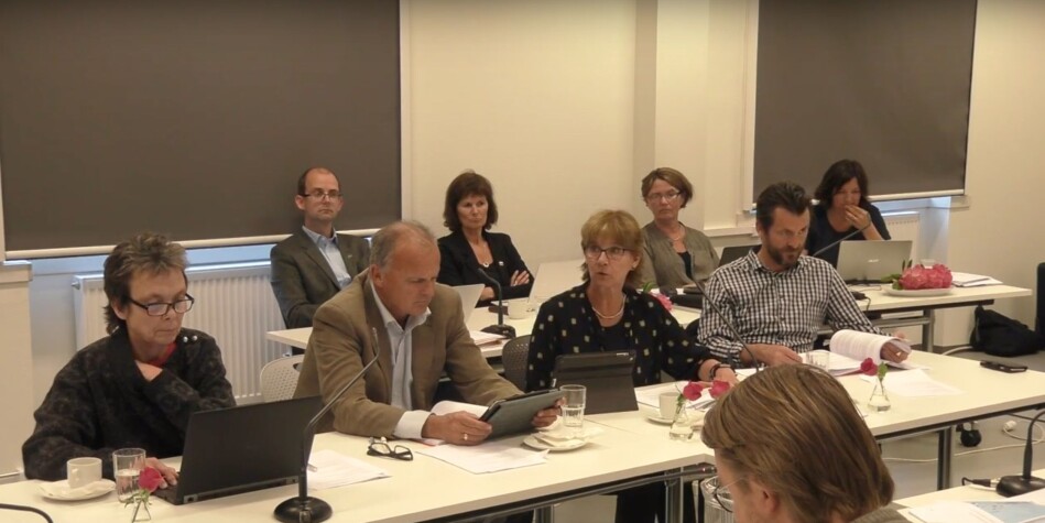 Dei eksterne styremedlemmane Kristin Sørheim, Terje Heggem, Inger Østensjø og Nils Petter Skeide ved Høgskulen i Volda, fra styremøtet 1. juni 2017. Heggem har lagt to periodar bak seg, dei tre andre ønsker ikkje ein ny periode i styret. Skjermdump fra stream Dei eksterne styremedlemmane Kristin Sørheim, Terje Heggem, Inger Østensjø og Nils Petter Skeide ved Høgskulen i Volda, fra styremøtet 1. juni 2017. Heggem har lagt to periodar bak seg, dei tre andre ønsker ikkje ein ny periode i styret. Skjermdump fra stream