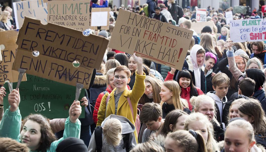 Tusenvis av studenter og skoleelever streiket og demonstrerte i Bergen torsdag, og aksjonen er bare den første av flere klimaaksjoner. Foto: Silje Katrine Robinson Tusenvis av studenter og skoleelever streiket og demonstrerte i Bergen torsdag, og aksjonen er bare den første av flere klimaaksjoner. Foto: Silje Katrine Robinson