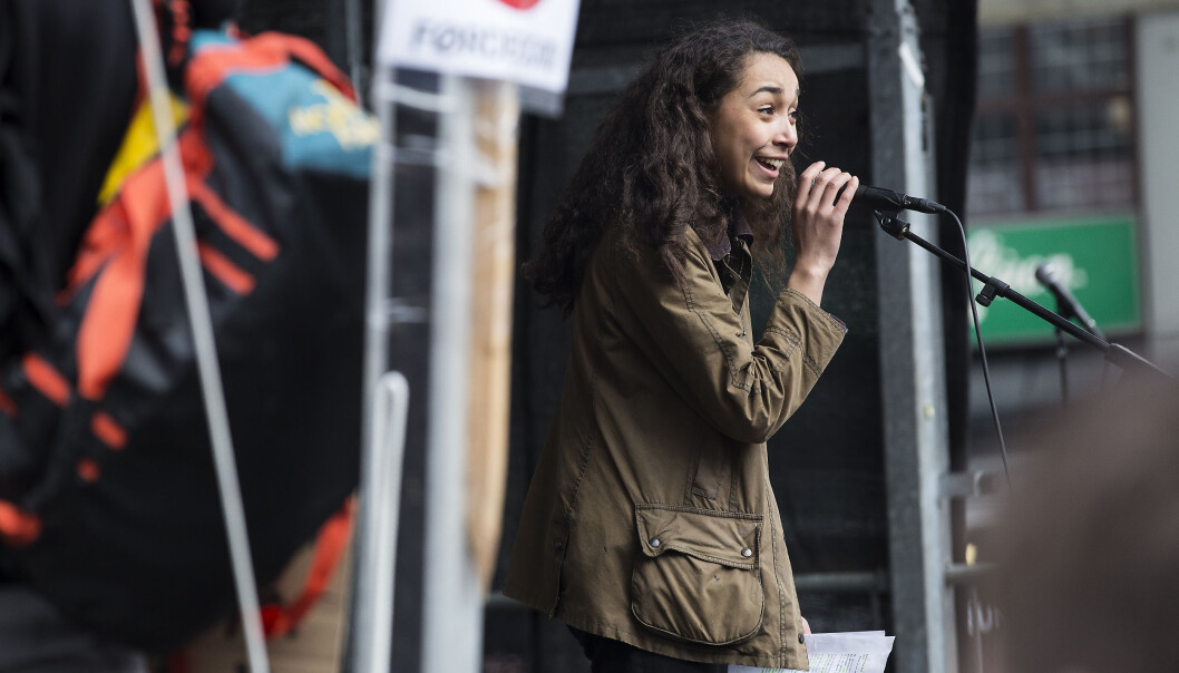 Eira Garrido Martinsen fra imponert over fremmøtet. Arrangørene mener at 4-5000 personer deltok, og at det dermed er tidenes største klimademonstrasjon i Bergen. Foto: Silje Katrine Robinson Eira Garrido Martinsen fra imponert over fremmøtet. Arrangørene mener at 4-5000 personer deltok, og at det dermed er tidenes største klimademonstrasjon i Bergen. Foto: Silje Katrine Robinson