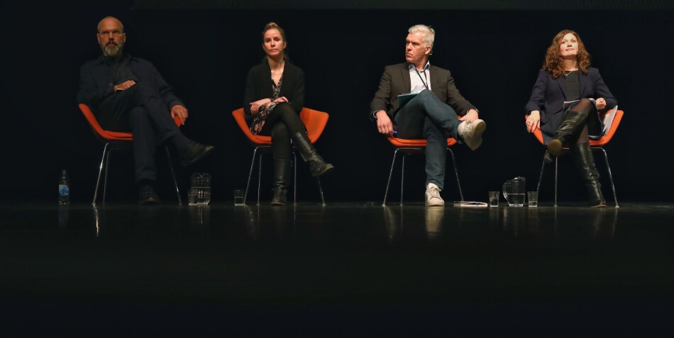 Rektordebatt på Kunsthøgskolen i Oslo 21. mars 2019. Fra venstre Måns Wrange og Anne-Linn Akselsen som utgjør det ene rektorteamet. Deretter Jørn Mortensen og Heidi Haraldsen som er det andre rektorteamet som stiller til valg. Foto: Siri Øverland Eriksen Rektordebatt på Kunsthøgskolen i Oslo 21. mars 2019. Fra venstre Måns Wrange og Anne-Linn Akselsen som utgjør det ene rektorteamet. Deretter Jørn Mortensen og Heidi Haraldsen som er det andre rektorteamet som stiller til valg. Foto: Siri Øverland Eriksen