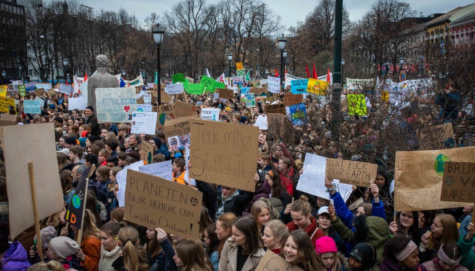 Å la være å streike for klima er å passivt forholde seg til holdbarheten til etablert empirisk kunnskap, skriver innleggsforfatteren. Bildet er fra skolestreiken for klimaet foran Stortinget, 22. mars. Foto: Siri Øverland Eriksen