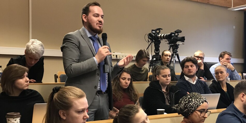 Når vi midt oppi en slik vanskelig prioritering skal sende over 1 million kroner av studentenes penger ned til NSO i Oslo, som den største selvfølge, er vi nødt å ta en kritisk vurdering av om dette er den beste bruken av midlene våre, skriver Daniel Hansen Masvik, UiT. Foto: Eva Tønnessen Når vi midt oppi en slik vanskelig prioritering skal sende over 1 million kroner av studentenes penger ned til NSO i Oslo, som den største selvfølge, er vi nødt å ta en kritisk vurdering av om dette er den beste bruken av midlene våre, skriver Daniel Hansen Masvik, UiT. Foto: Eva Tønnessen