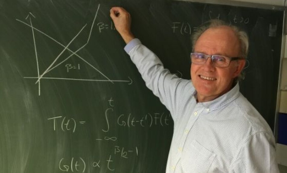 — Jeg bruker tid på å undervise mine studenter i å se på kvantitative konsekvenser av ulike typer klimapolitikk. Handlinger som blir en del av en sinnelagsstrategi er ikke den typen politikk man skal inn på, sier professor Kristoffer Rypdal. Foto: Vibeke Os/UiT — Jeg bruker tid på å undervise mine studenter i å se på kvantitative konsekvenser av ulike typer klimapolitikk. Handlinger som blir en del av en sinnelagsstrategi er ikke den typen politikk man skal inn på, sier professor Kristoffer Rypdal. Foto: Vibeke Os/UiT