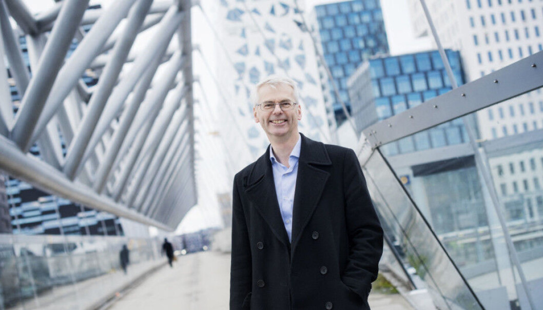 Rektor Øystein Thøgersen har doblet bionusen til forskere som får inn artikler i et av de 50 tidsskriftene som teller i Financial Times rangering av handelshøyskoler. Foto: Siv Dolmen/ NHH Rektor Øystein Thøgersen har doblet bionusen til forskere som får inn artikler i et av de 50 tidsskriftene som teller i Financial Times rangering av handelshøyskoler. Foto: Siv Dolmen/ NHH