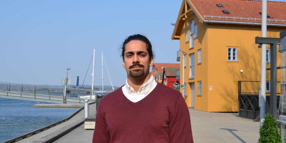 Aleksander Thiren Sriskantharajah mener utdanning er den beste måten å sysselsette folk på, også asylsøkere. Foto: Amanda Schei Aleksander Thiren Sriskantharajah mener utdanning er den beste måten å sysselsette folk på, også asylsøkere. Foto: Amanda Schei