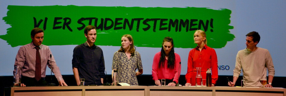 Tidligere NSO-leder og kommentator i Dagbladet, Ola Magnussen Rydje (t.h.), kjørte lederkandidatene hardt under fredagskveldens debatt. F.v. Lars Føleide, Truls-Einar Johnsen, Susann Andora Biseth-Michelsen, Marte Øien, Maya Sol Sørgaard. Foto: Øystein Fimland Tidligere NSO-leder og kommentator i Dagbladet, Ola Magnussen Rydje (t.h.), kjørte lederkandidatene hardt under fredagskveldens debatt. F.v. Lars Føleide, Truls-Einar Johnsen, Susann Andora Biseth-Michelsen, Marte Øien, Maya Sol Sørgaard. Foto: Øystein Fimland