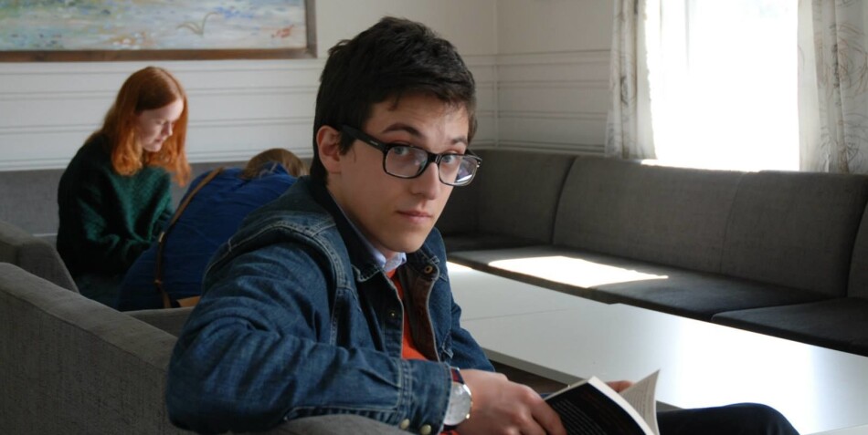 Jeg forsøker å studere dette semesteret, utfordrende som det er, Og hvis syklusen holder seg vil jeg møte en ny dyp depresjon en gang igjen om tre år, skriver student Knut Nicholas Figenschou (27). Foto: Baard Salvesen Jeg forsøker å studere dette semesteret, utfordrende som det er, Og hvis syklusen holder seg vil jeg møte en ny dyp depresjon en gang igjen om tre år, skriver student Knut Nicholas Figenschou (27). Foto: Baard Salvesen