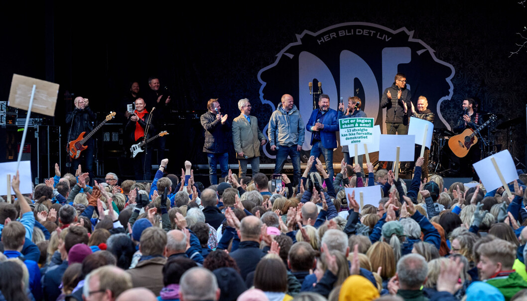 DDE og Bjarne Brøndbo, senterpartileder Trygve Slagsvold Vedum og over 6000 andre mobiliserte for fortsatt fullverdig studietilbud ved studiested Namsos ved Nord universitet tirsdag. Foto: Bjørn Tore Ness / Namdalsavisa /NTB scanpix DDE og Bjarne Brøndbo, senterpartileder Trygve Slagsvold Vedum og over 6000 andre mobiliserte for fortsatt fullverdig studietilbud ved studiested Namsos ved Nord universitet tirsdag. Foto: Bjørn Tore Ness / Namdalsavisa /NTB scanpix