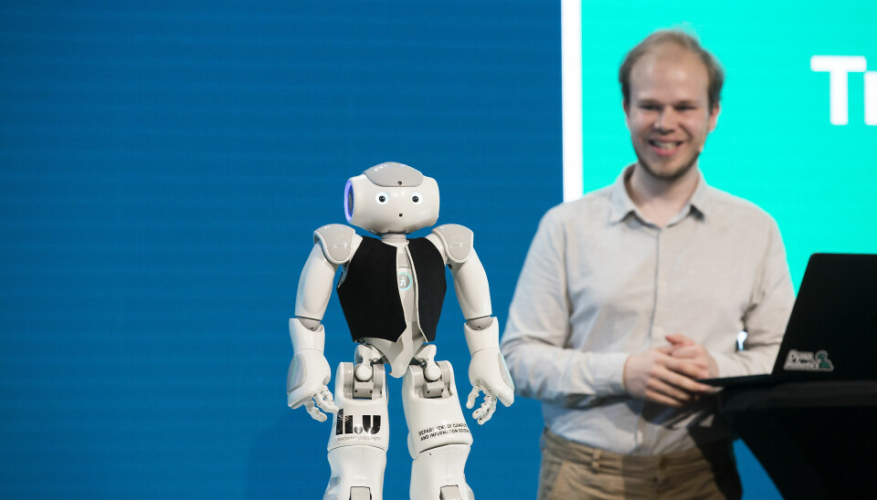 Elsa er en av Fredrik Löfgrens 30 roboter. Han presenterte den under Christiekonferansen i Bergen. Foto: Silje Katrine Robinson.