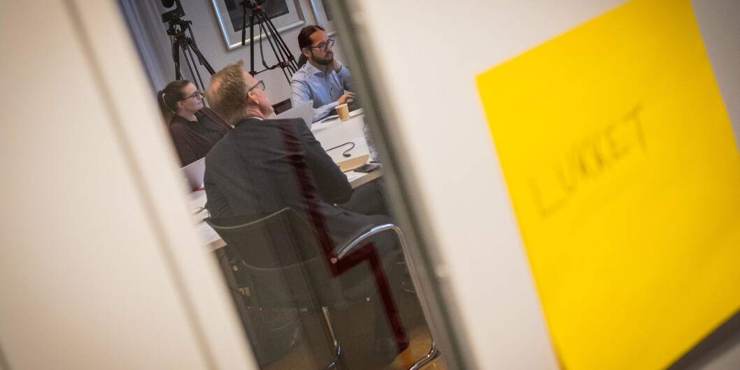 Varslingssaken mot rektor Curt Rice (med ryggen til) ble behandlet for lukkede dører i OsloMet-styret onsdag og gikk langt utover det oppsatte tidsskjemaet. Foto: Torkjell Trædal Varslingssaken mot rektor Curt Rice (med ryggen til) ble behandlet for lukkede dører i OsloMet-styret onsdag og gikk langt utover det oppsatte tidsskjemaet. Foto: Torkjell Trædal