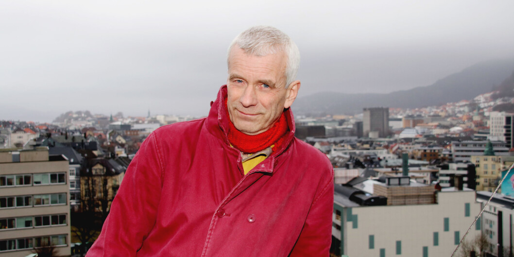 — Equinor har alene et myndighetspålagt årlig forskningsbudsjett i milliardklassen, og deler av disse midlene kommer også forskningsinstitusjonene til gode, sier William Helland-Hansen. Han forsket på oljeleting i 35 år , men finner det ikke lenger etisk forsvarlig. Foto: Njord V. Svendsen — Equinor har alene et myndighetspålagt årlig forskningsbudsjett i milliardklassen, og deler av disse midlene kommer også forskningsinstitusjonene til gode, sier William Helland-Hansen. Han forsket på oljeleting i 35 år , men finner det ikke lenger etisk forsvarlig. Foto: Njord V. Svendsen