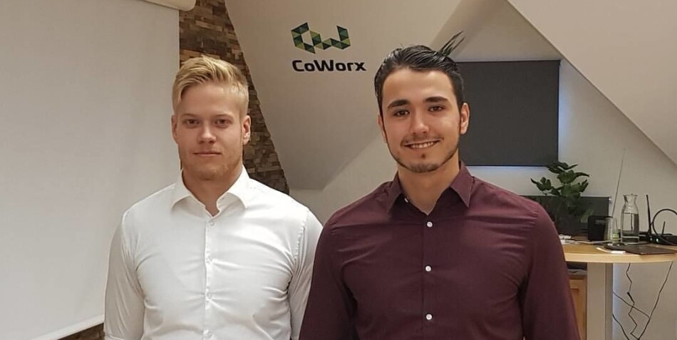 Med denne forretningsmodellen utfordrer studentene Sondre Flovik (27) (t.v) og Robin Amir Rondestvedt Moudnib (25) mange av de etablerte sosiale mediene. Foto: Privat Med denne forretningsmodellen utfordrer studentene Sondre Flovik (27) (t.v) og Robin Amir Rondestvedt Moudnib (25) mange av de etablerte sosiale mediene. Foto: Privat