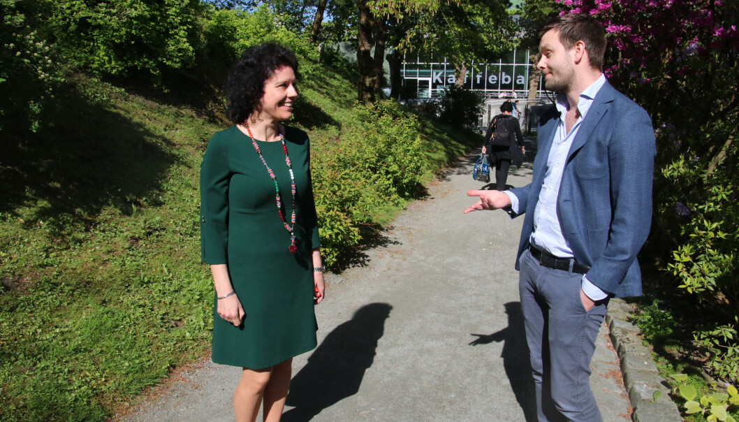 Maria-Carme Torras Calvo og Paul Simon Svanberg er stort sett fornøyde med Elsevier-avtalen. Foto: Dag Hellesund Maria-Carme Torras Calvo og Paul Simon Svanberg er stort sett fornøyde med Elsevier-avtalen. Foto: Dag Hellesund