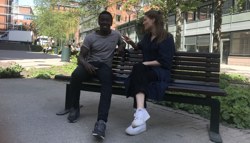 Kingsford Siayor og Ane Øverli er bekymret for en omlegging av den nasjonale teaterutdanningen ved Nord universitet, som de mener vil være en kraftig forringelse av tilbudet. Foto: Eva Tønnessen