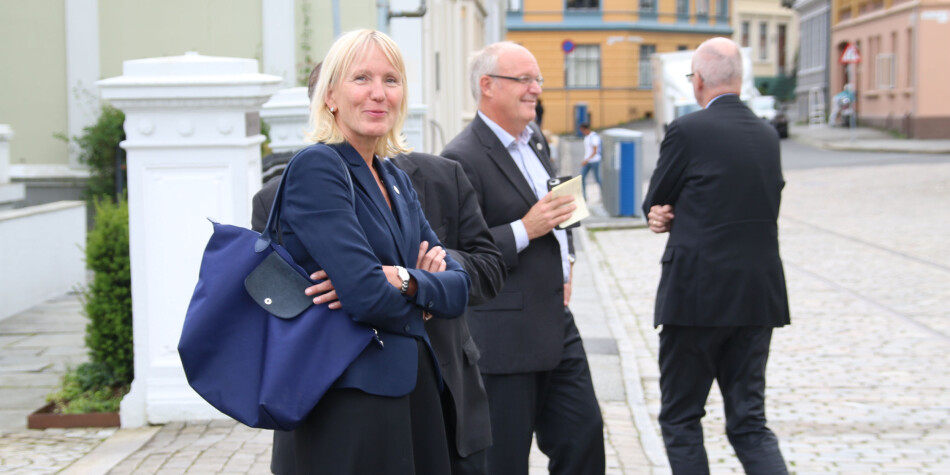 Prorektor Margareth Hagen og viserektor Robert Bjerknes ved Universitetet i Bergen kommer med sine synspunkter rundt virkemiddelgjennomgangen. Foto: Dag Hellesund Prorektor Margareth Hagen og viserektor Robert Bjerknes ved Universitetet i Bergen kommer med sine synspunkter rundt virkemiddelgjennomgangen. Foto: Dag Hellesund