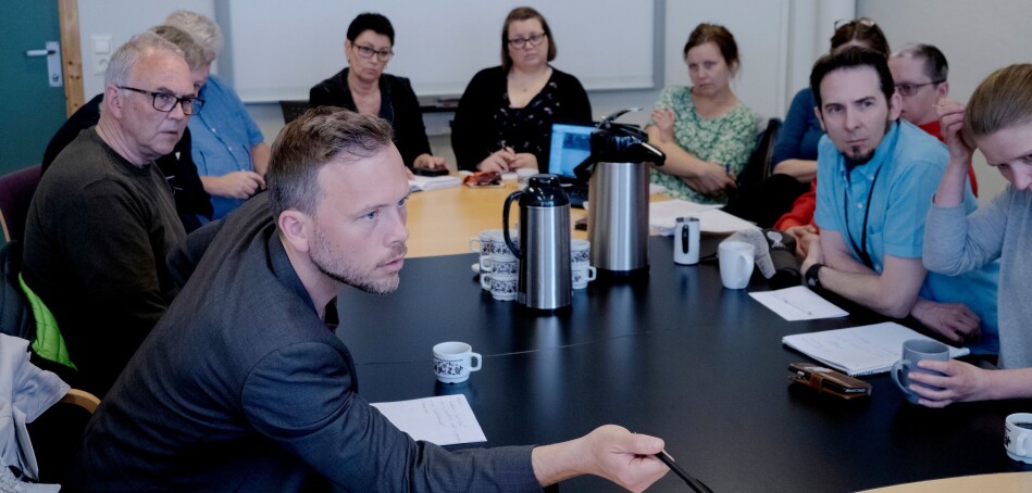 Leder av Sosialistisk venstreparti, Audun Lysbakken, i møte med representanter på Nesna. Foto: Paul S. Amundsen Leder av Sosialistisk venstreparti, Audun Lysbakken, i møte med representanter på Nesna. Foto: Paul S. Amundsen
