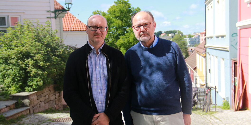 Historieprofessorene Frode Ulvund og Christhard Hoffmann er skuffet over avslaget fra Norla, men mest skuffet over at open access, noe statsråd Iselin Nybø ivrer for, blir brukt som begrunnelse for ikke å gi støtte til oversettelse av en fagbok. Foto: Hilde Kristin Strand Historieprofessorene Frode Ulvund og Christhard Hoffmann er skuffet over avslaget fra Norla, men mest skuffet over at open access, noe statsråd Iselin Nybø ivrer for, blir brukt som begrunnelse for ikke å gi støtte til oversettelse av en fagbok. Foto: Hilde Kristin Strand