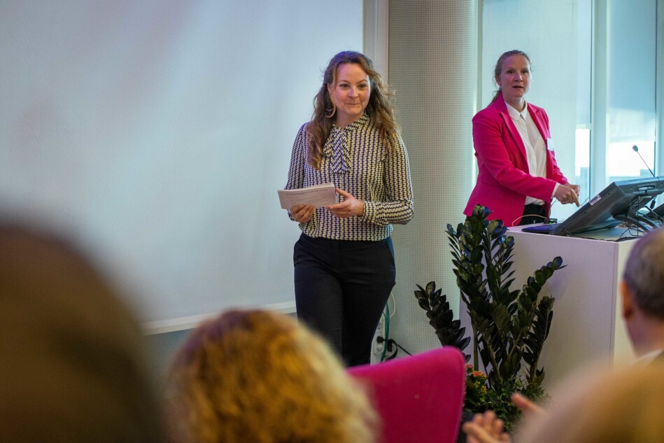 Statssekretær Rebekka Borsch på seminar i regi av Universitets- og høgskolerådet. Seminaret ledes av Mari Sundli Tveit. Foto: Siri Øverland Eriksen Statssekretær Rebekka Borsch på seminar i regi av Universitets- og høgskolerådet. Seminaret ledes av Mari Sundli Tveit. Foto: Siri Øverland Eriksen