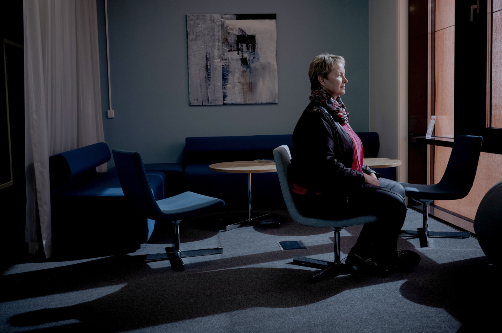 Endring av studiestrukturen handlar ikkje om at folk gjer ein dårleg jobb. Vi må tilpasse oss endringane rundt oss. Det gjer litt vondt at eg ikkje når fram med den bodskapen, seier konstituert rektor Hanne Solheim Hansen. Foto: Paul S. Amundsen Endring av studiestrukturen handlar ikkje om at folk gjer ein dårleg jobb. Vi må tilpasse oss endringane rundt oss. Det gjer litt vondt at eg ikkje når fram med den bodskapen, seier konstituert rektor Hanne Solheim Hansen. Foto: Paul S. Amundsen