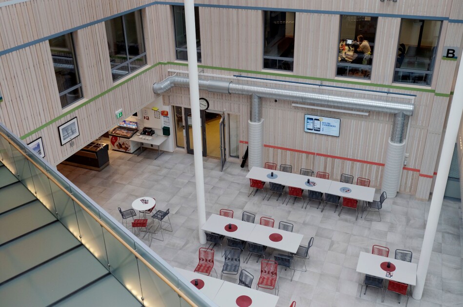 I eit av seminarromma på Campus Helgeland i Mo i Rana er det eksamensarbeid. Ifølgje planen til Nord-leiinga skal ingen flyttast frå Mo i Rana. Foto: Paul S. Amundsen I eit av seminarromma på Campus Helgeland i Mo i Rana er det eksamensarbeid. Ifølgje planen til Nord-leiinga skal ingen flyttast frå Mo i Rana. Foto: Paul S. Amundsen
