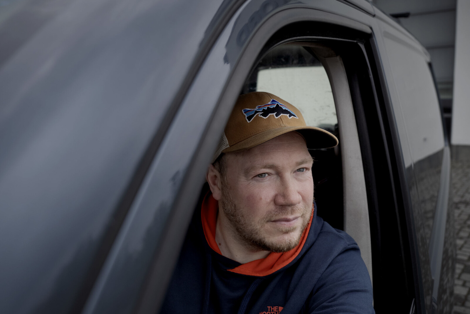 Hans Petter Sørensen gir alt for heimbygda og universitetet på Nesna. — Taper vi , er vi fanga. Vi kjem aldri til å få selt husa våre, seier han. Foto: Paul S. Amundsen Hans Petter Sørensen gir alt for heimbygda og universitetet på Nesna. — Taper vi , er vi fanga. Vi kjem aldri til å få selt husa våre, seier han. Foto: Paul S. Amundsen