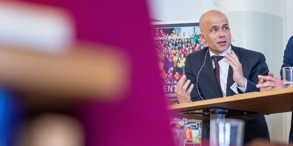 Lars-Petter Jelsness-Jørgensen er fungerende rektor ved Høgskolen i Østfold. Han sier de vil gjøre en ekstra innsats for å bedre praksisopplevelse for hans studenter. Mangel på praksisplasser er en stor utfroding. Foto: Siri Øverland Eriksen Lars-Petter Jelsness-Jørgensen er fungerende rektor ved Høgskolen i Østfold. Han sier de vil gjøre en ekstra innsats for å bedre praksisopplevelse for hans studenter. Mangel på praksisplasser er en stor utfroding. Foto: Siri Øverland Eriksen