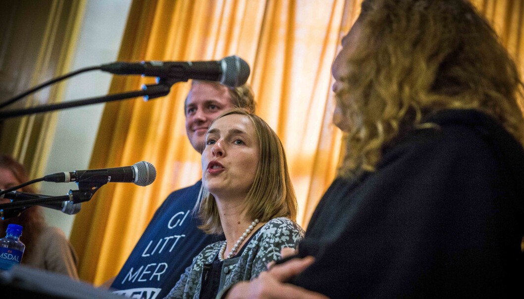 Leder for Norsk studentorganisasjon (NSO) Håkon Randgaard Mikalsen (i bakgrunnen) og Iselin Nybø kommer med innspill til landets studentsamskipnader. Foto: Siri Øverland Eriksen Leder for Norsk studentorganisasjon (NSO) Håkon Randgaard Mikalsen (i bakgrunnen) og Iselin Nybø kommer med innspill til landets studentsamskipnader. Foto: Siri Øverland Eriksen