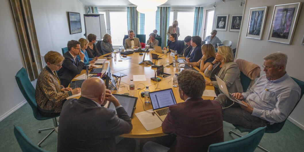 UiT -styret jobbet torsdag med hjemmeleksa fra departementet og vedtok tiltak som skal få midlertidigheten ned. Foto: David Jensen/UiT UiT -styret jobbet torsdag med hjemmeleksa fra departementet og vedtok tiltak som skal få midlertidigheten ned. Foto: David Jensen/UiT