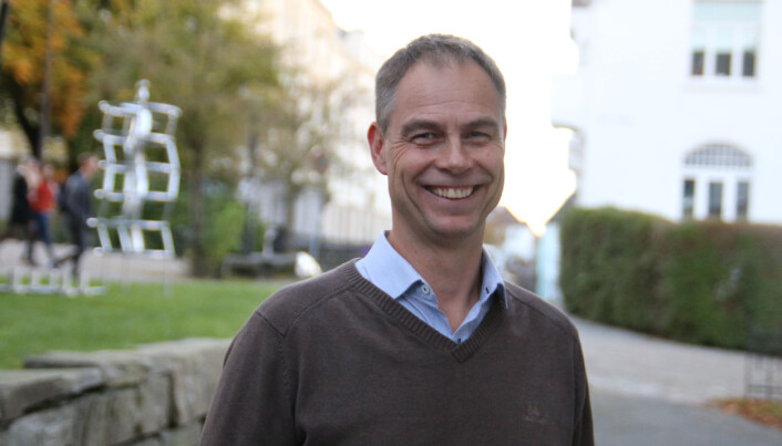 — Forskarar får mykje tyn for ikkje å nå ut. Men det er ikkje heilt rettferdig, meiner Jens Elmelund Kjeldsen. — Forskarar får mykje tyn for ikkje å nå ut. Men det er ikkje heilt rettferdig, meiner Jens Elmelund Kjeldsen.