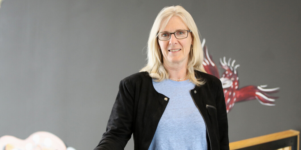 Aslaug Furholt ved institutt for kunstfag på Høgskulen på Vestlandet er bekymret for den kommende omleggingen til digital, virtuell undervisning mellom campusene. Foto. Marthe Seljeset Berg-Olsen / HVL Aslaug Furholt ved institutt for kunstfag på Høgskulen på Vestlandet er bekymret for den kommende omleggingen til digital, virtuell undervisning mellom campusene. Foto. Marthe Seljeset Berg-Olsen / HVL