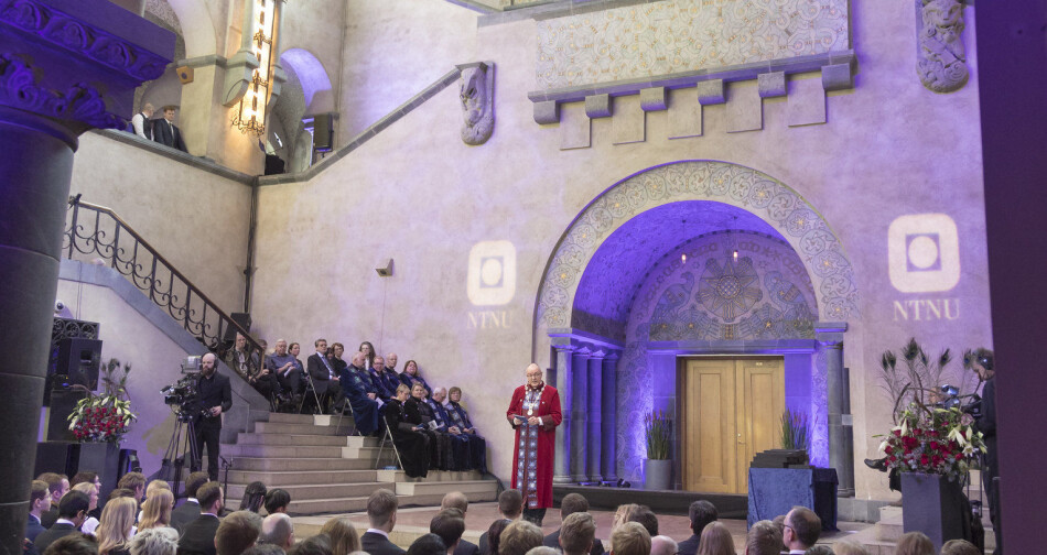 Er ein som tar doktorgrad ein PhD-student eller -kandidat, spør seniorrådgjevar ved UiT Noregs arktiske universitet. Her frå doktorgradspromosjon ved NTNU i 2018. Foto: Thor Nielsen Er ein som tar doktorgrad ein PhD-student eller -kandidat, spør seniorrådgjevar ved UiT Noregs arktiske universitet. Her frå doktorgradspromosjon ved NTNU i 2018. Foto: Thor Nielsen