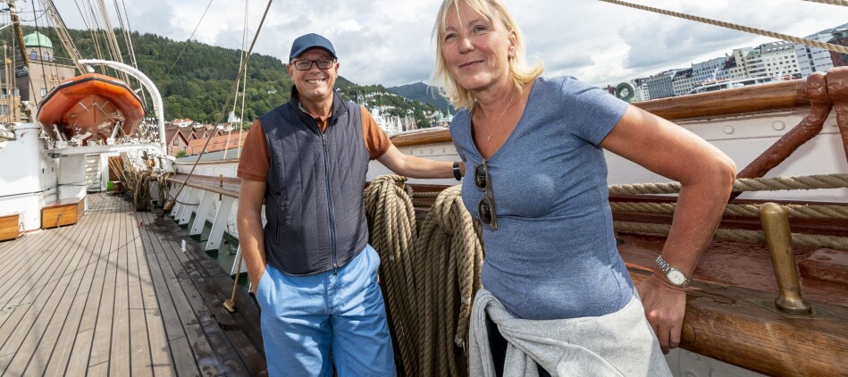 Rektor Dag Rune Olsen og prorektor Margareth Hagen gler seg til tre døgn ombord på Statsraad Lehmkuhl på veg frå Bergen til Arendal. Foto: Tor Farstad Rektor Dag Rune Olsen og prorektor Margareth Hagen gler seg til tre døgn ombord på Statsraad Lehmkuhl på veg frå Bergen til Arendal. Foto: Tor Farstad
