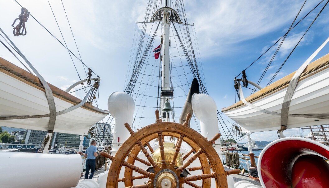 Høgskulen på Vestlandet debattterer arbeidslivsrelevans på stordekket på Statsraad Lehmkuhl onsdag ettermiddag. Høgskulen på Vestlandet debattterer arbeidslivsrelevans på stordekket på Statsraad Lehmkuhl onsdag ettermiddag.