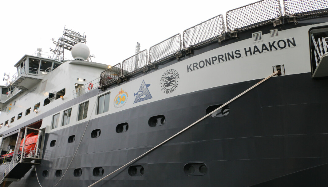 Tidligere rektor ved UiT Norges arktiske universitet, Jarle Aarbakke, er sterkt kritisk til at verdens mest avanserte forskningsfartøy «Kronprins Haakon» tas ut av forskningstokt til fordel for rene transportoppdrag, som hjelpeskip i Antarktis.
