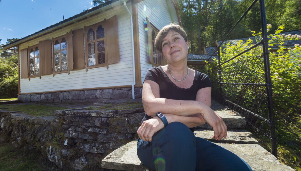 Åse Tveitnes har omsorg og ansvar for UiB sine freda bygg. Tingviken på Utne er eit av dei.
